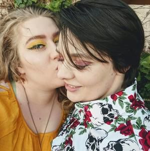 Meet your Posher, Kira